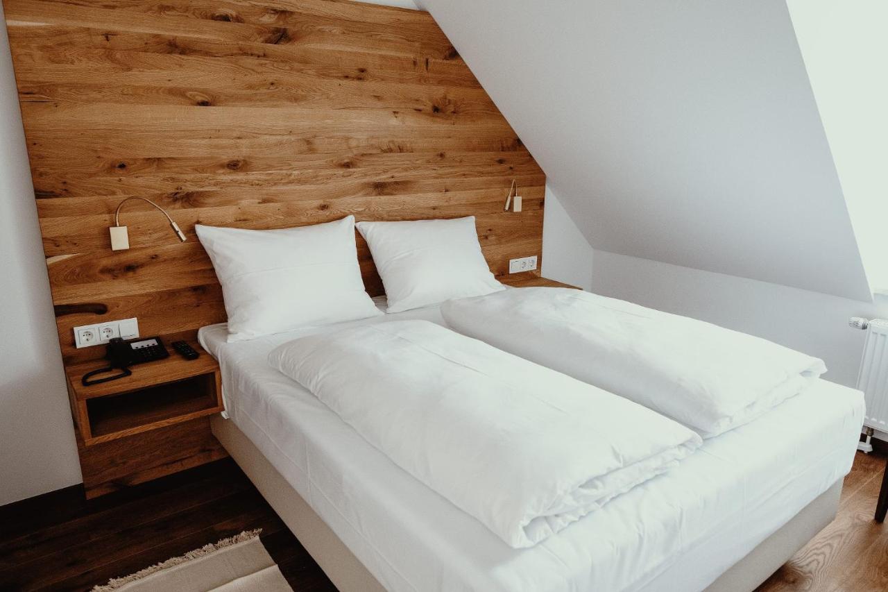 Hotel Schierlinger Braeustueberl ภายนอก รูปภาพ