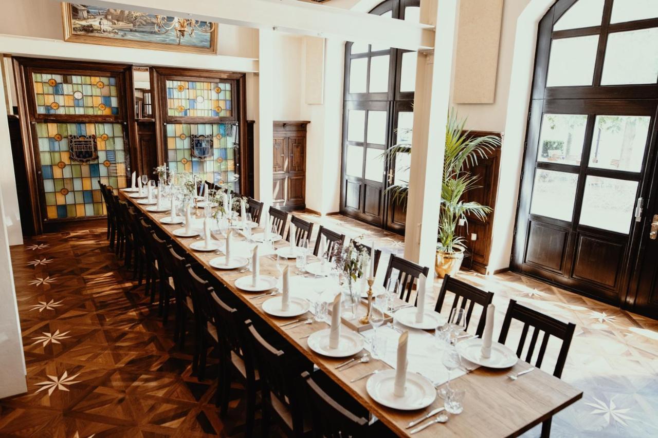 Hotel Schierlinger Braeustueberl ภายนอก รูปภาพ