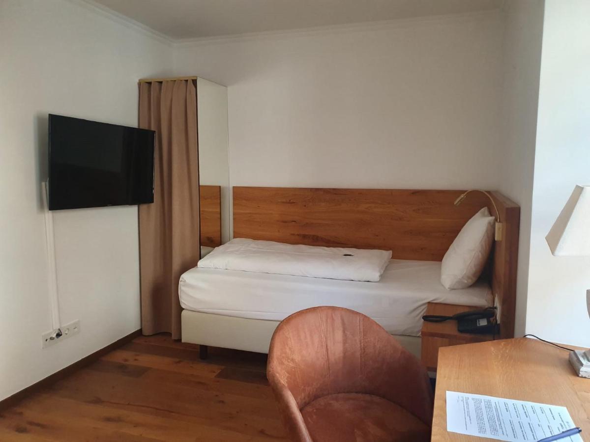 Hotel Schierlinger Braeustueberl ภายนอก รูปภาพ