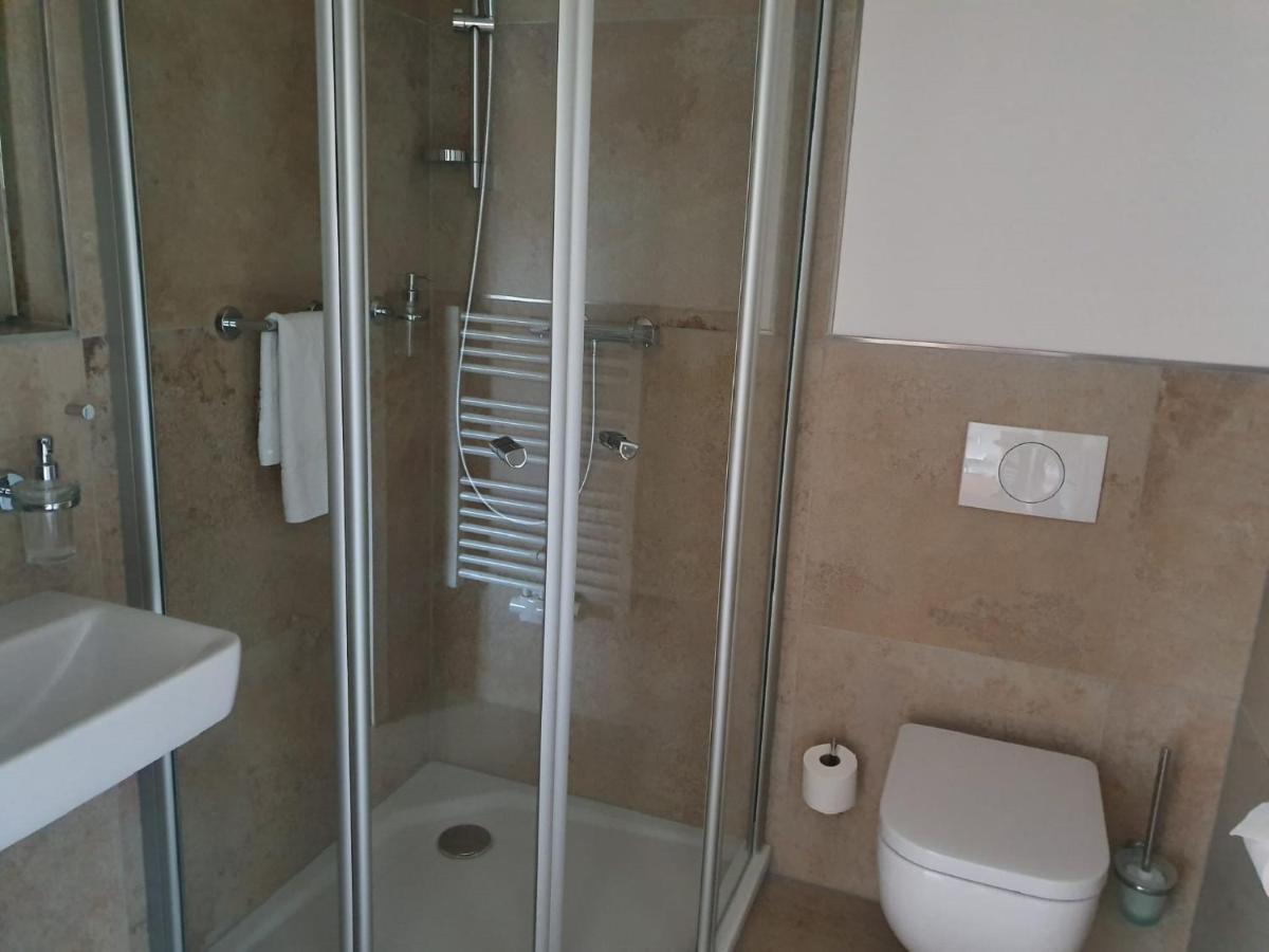 Hotel Schierlinger Braeustueberl ภายนอก รูปภาพ