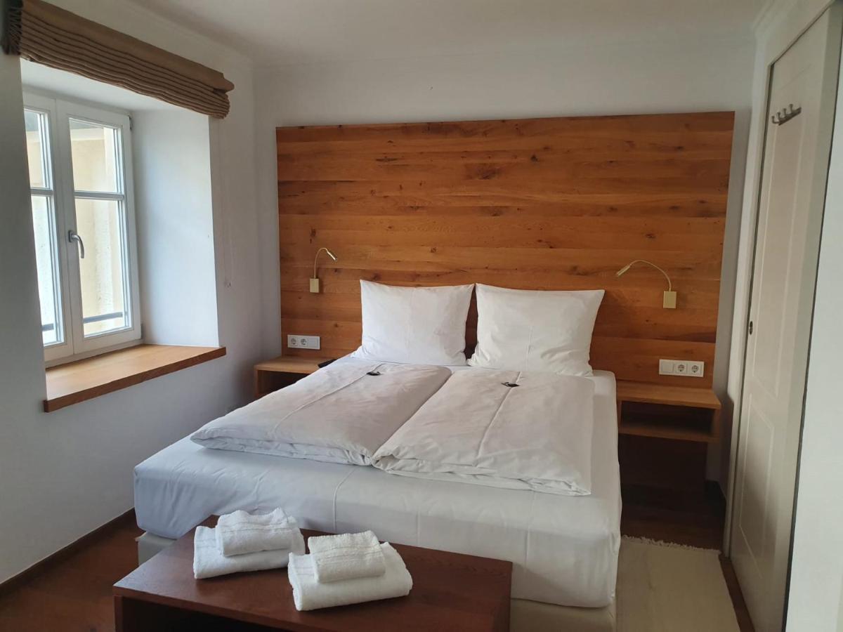 Hotel Schierlinger Braeustueberl ภายนอก รูปภาพ