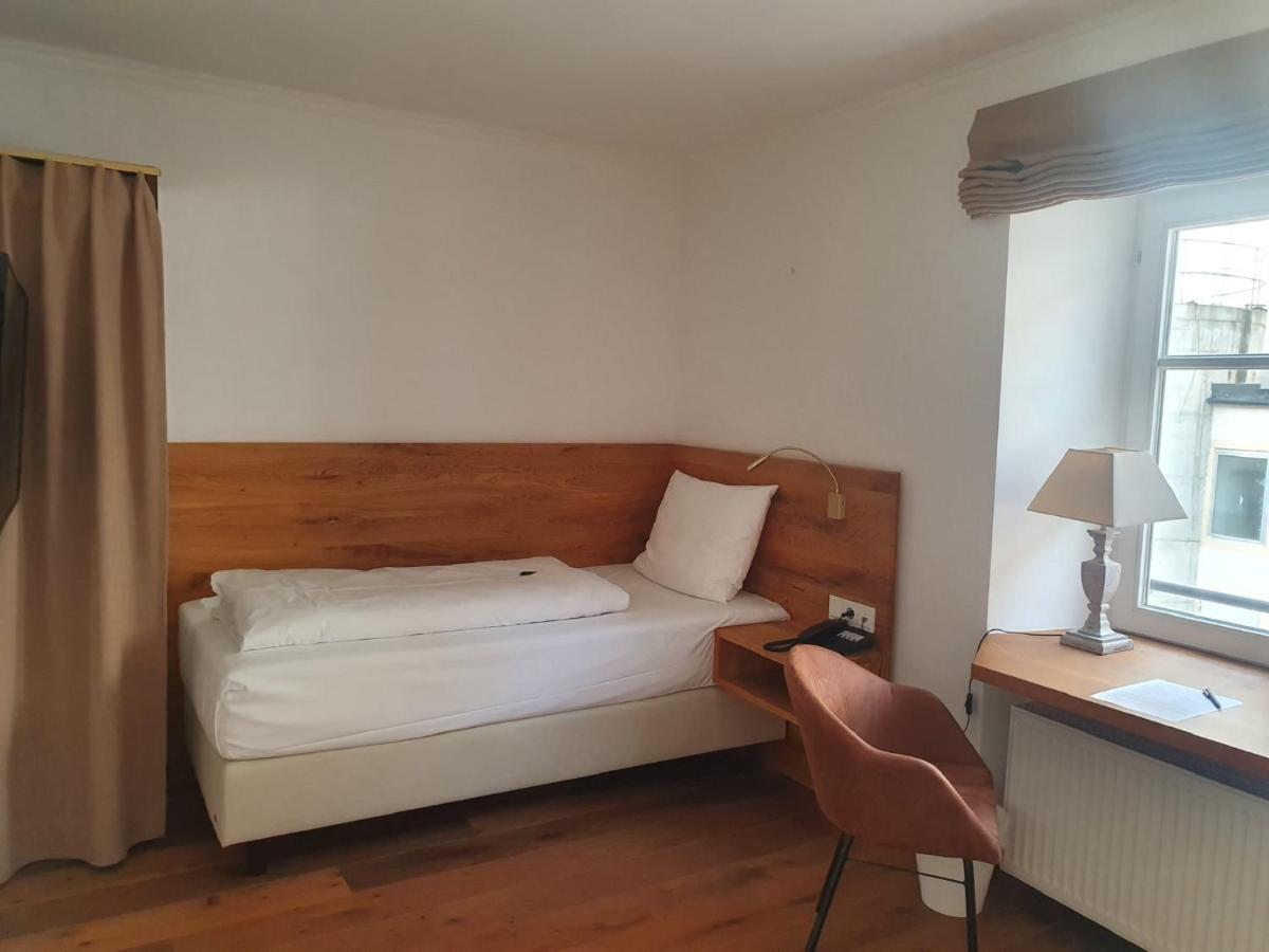 Hotel Schierlinger Braeustueberl ภายนอก รูปภาพ