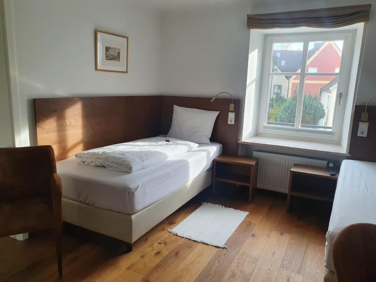 Hotel Schierlinger Braeustueberl ภายนอก รูปภาพ